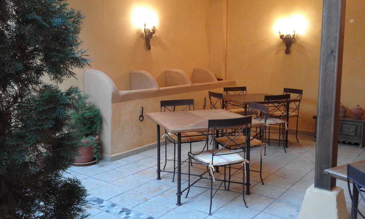 Hostal Rural Cumbres De Castilla Mandayona Екстериор снимка