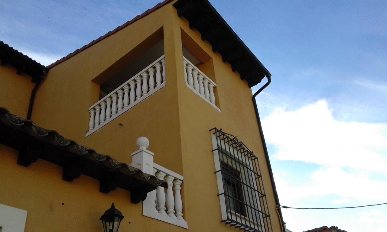 Hostal Rural Cumbres De Castilla Mandayona Екстериор снимка