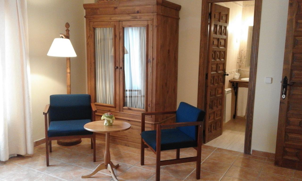Hostal Rural Cumbres De Castilla Mandayona Екстериор снимка