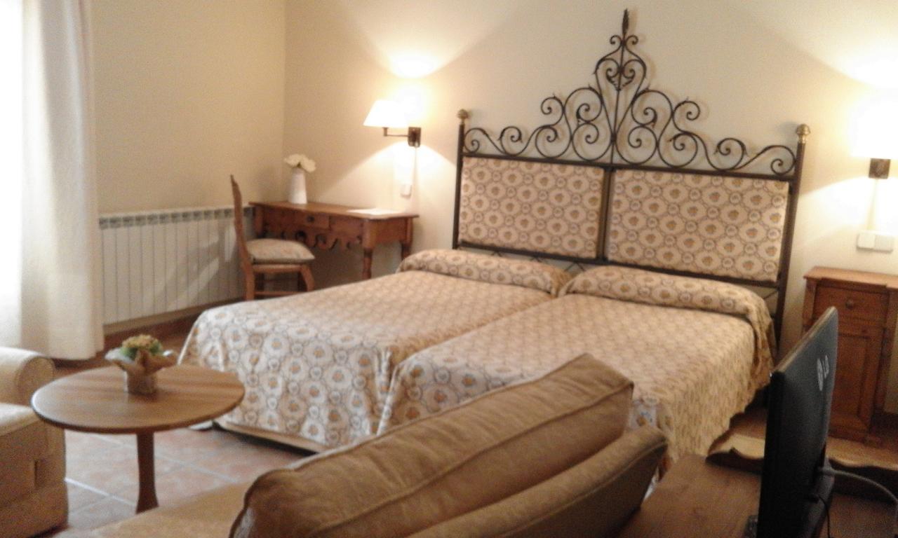Hostal Rural Cumbres De Castilla Mandayona Екстериор снимка