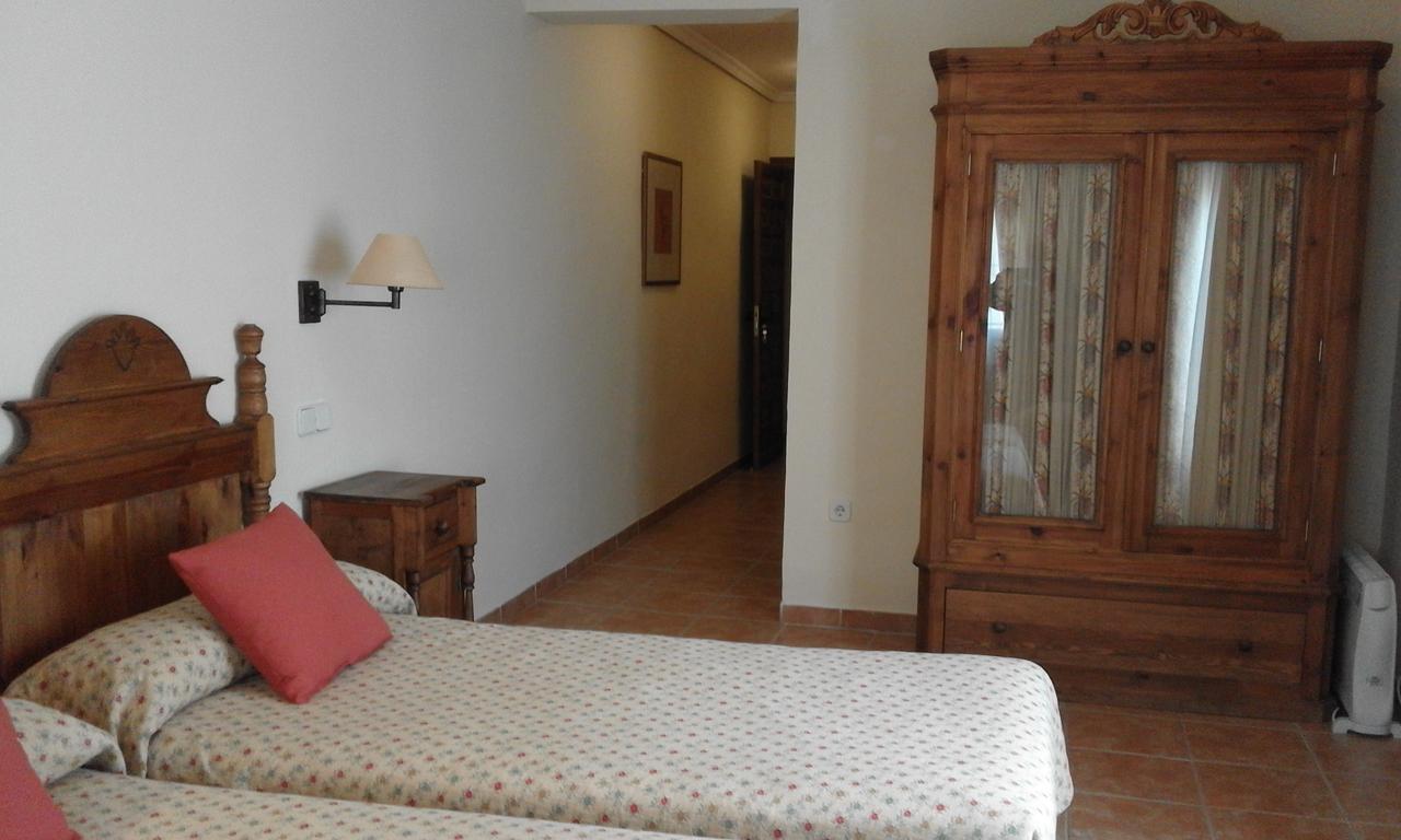 Hostal Rural Cumbres De Castilla Mandayona Екстериор снимка