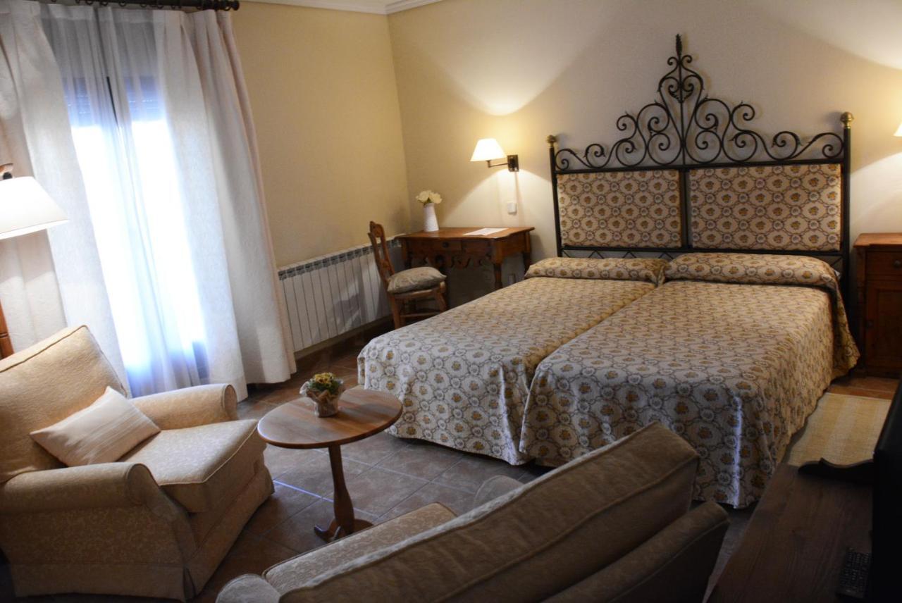 Hostal Rural Cumbres De Castilla Mandayona Екстериор снимка